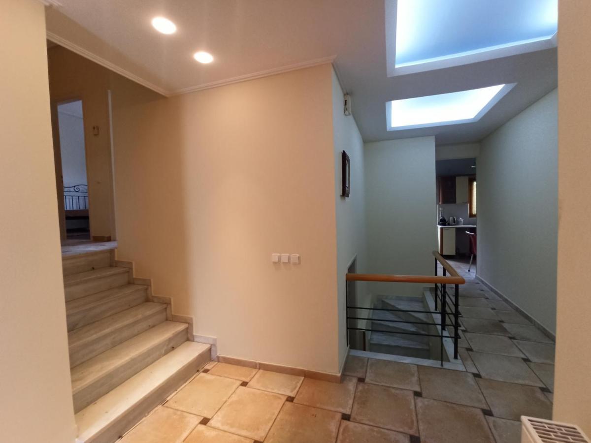 Σπίτι Στο Ρίο Πατρών Με Κήπο - Detached House In Rio With Garden Apartment Exterior photo