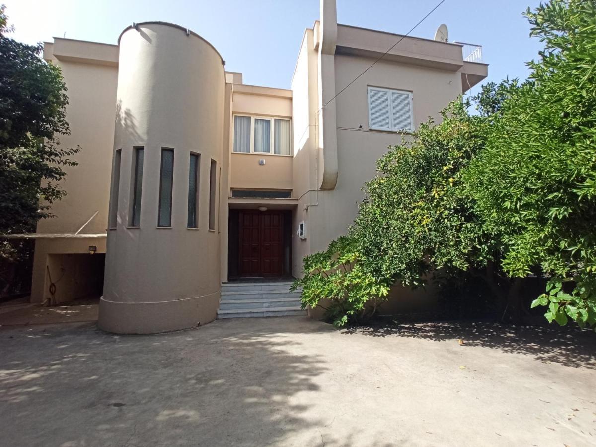 Σπίτι Στο Ρίο Πατρών Με Κήπο - Detached House In Rio With Garden Apartment Exterior photo