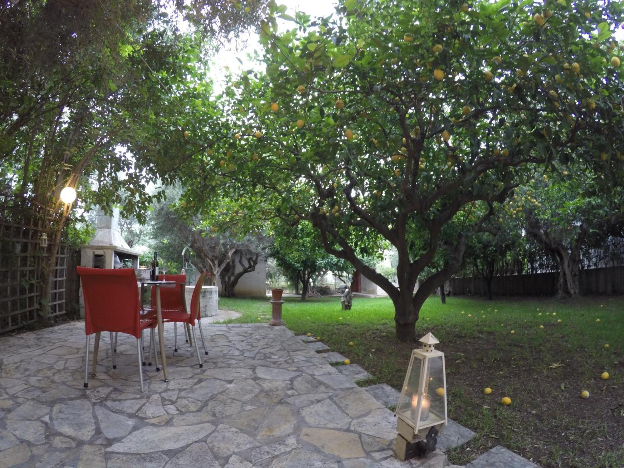 Σπίτι Στο Ρίο Πατρών Με Κήπο - Detached House In Rio With Garden Apartment Exterior photo