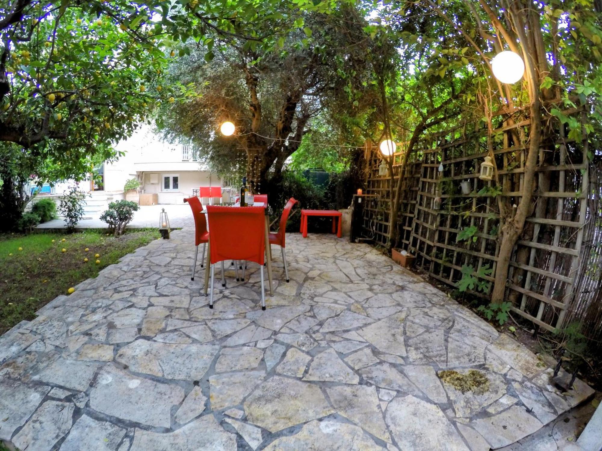 Σπίτι Στο Ρίο Πατρών Με Κήπο - Detached House In Rio With Garden Apartment Exterior photo